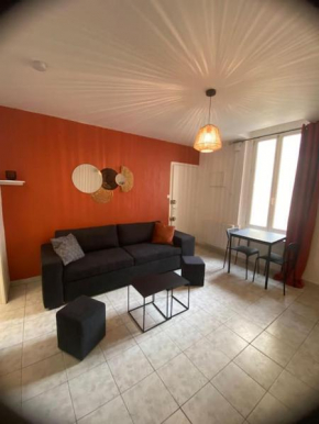 Le Meneau-Le calme en plein centre ville-Parking Privée -Wifi-tv connectee